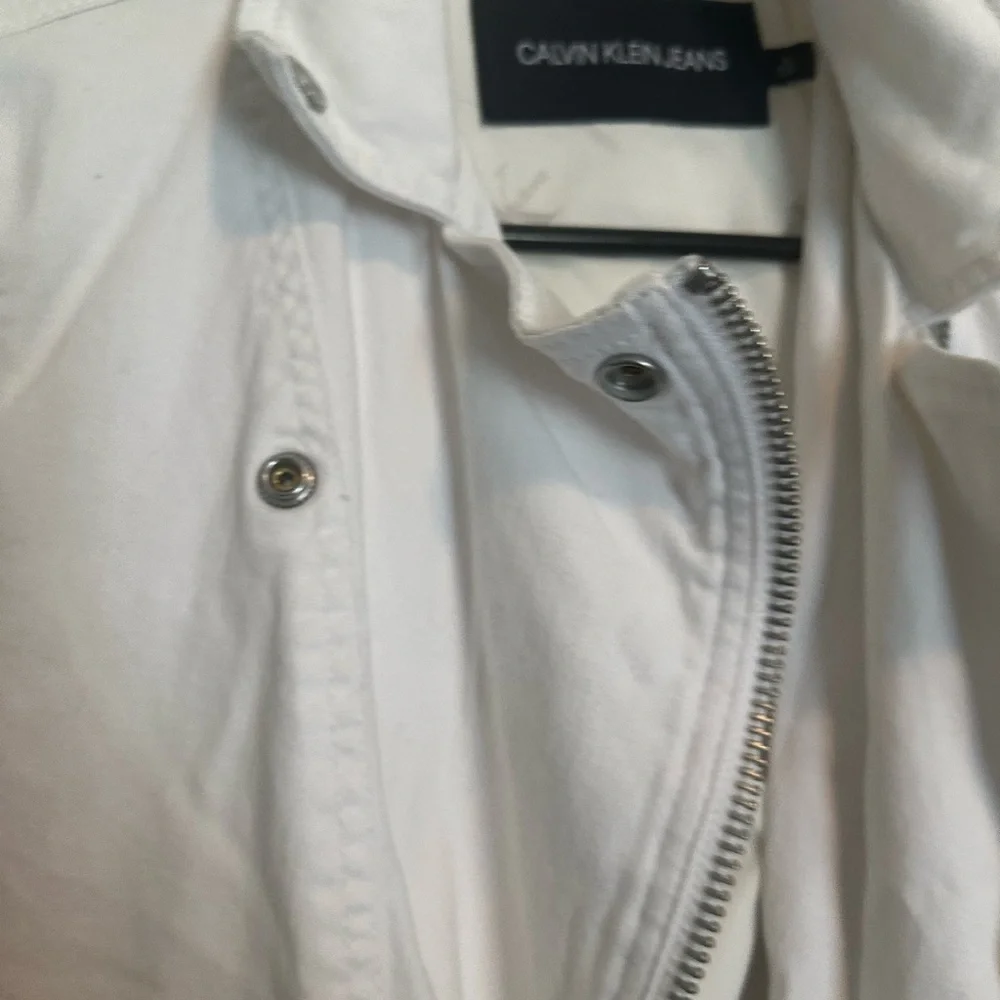 Calvin Klein Jeans Cropped White Moto Jacket, size M - Picture 7 of 13